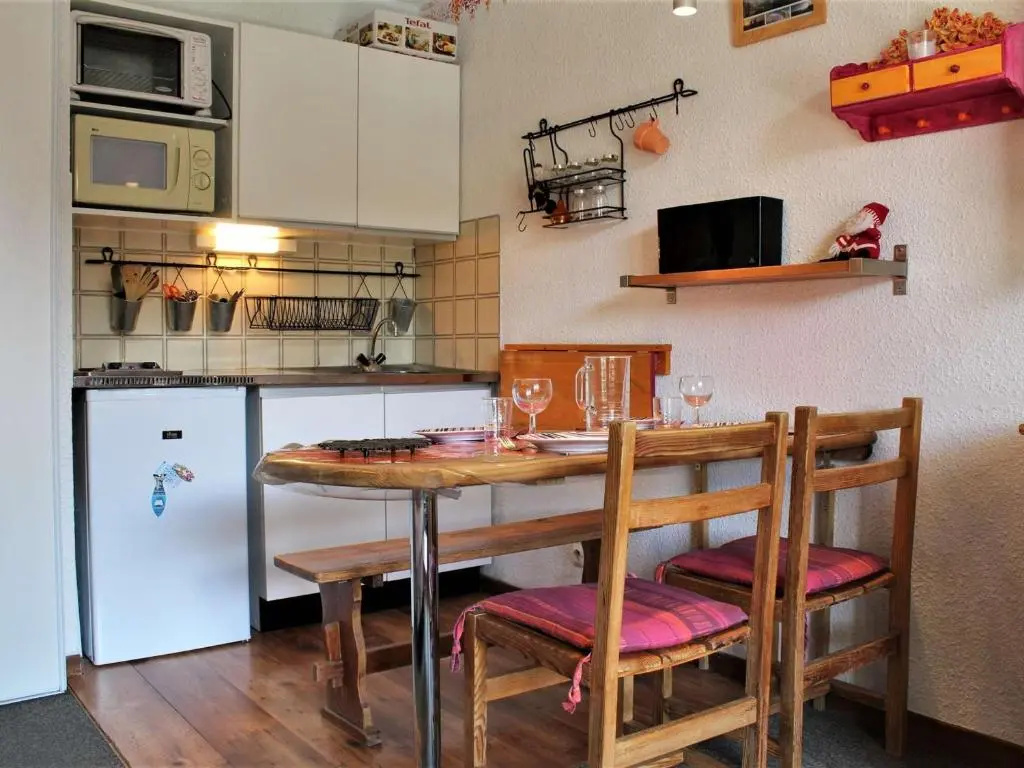 Appartement Risoul, 1 pièce, 4 personnes - FR-1-330-550