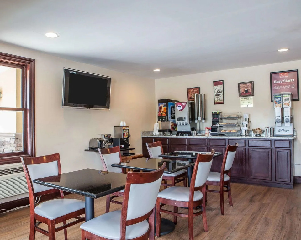 Econo Lodge Newton