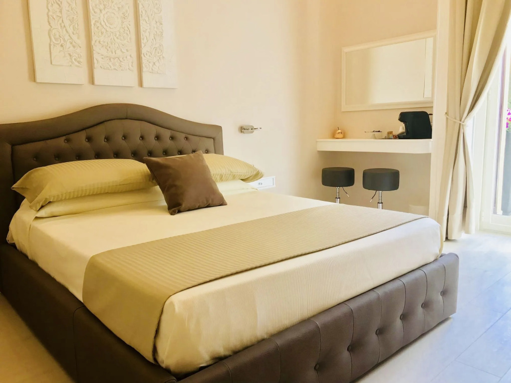 Royal Rooms Luxury Suite