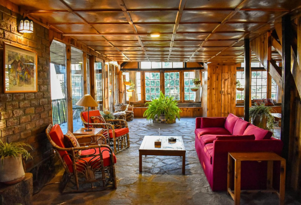 Galis End By Roomy, Kalabagh Nathiagali
