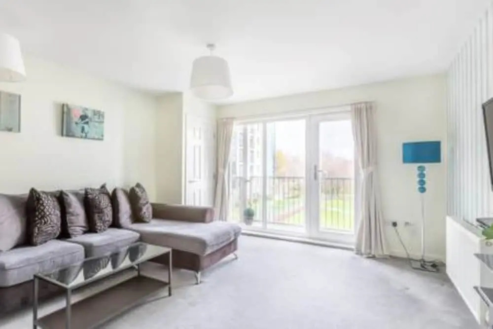 Modern 2 Bedroom Property in Stylish Complex