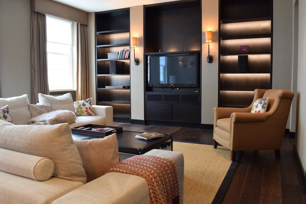 Knightsbridge 3 Bedroom House With Balcony