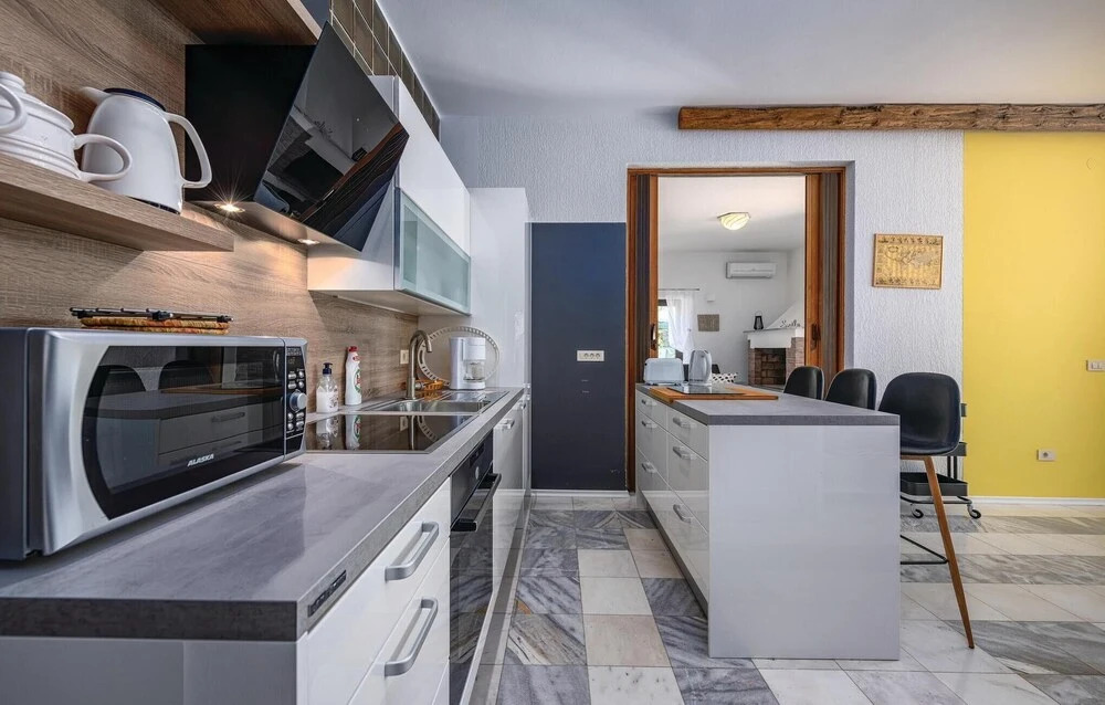 Awesome Home in Rovinj With Wifi and 6 Bedrooms