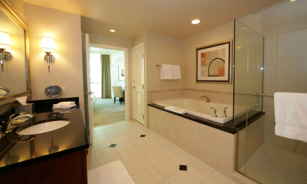 Jet Luxury Resorts @ The Signature Condo Hotel