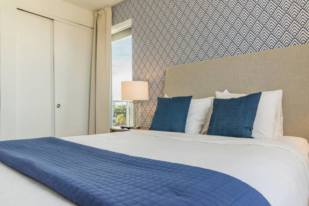 Luxury 2 bedroom apt in South Beach 403