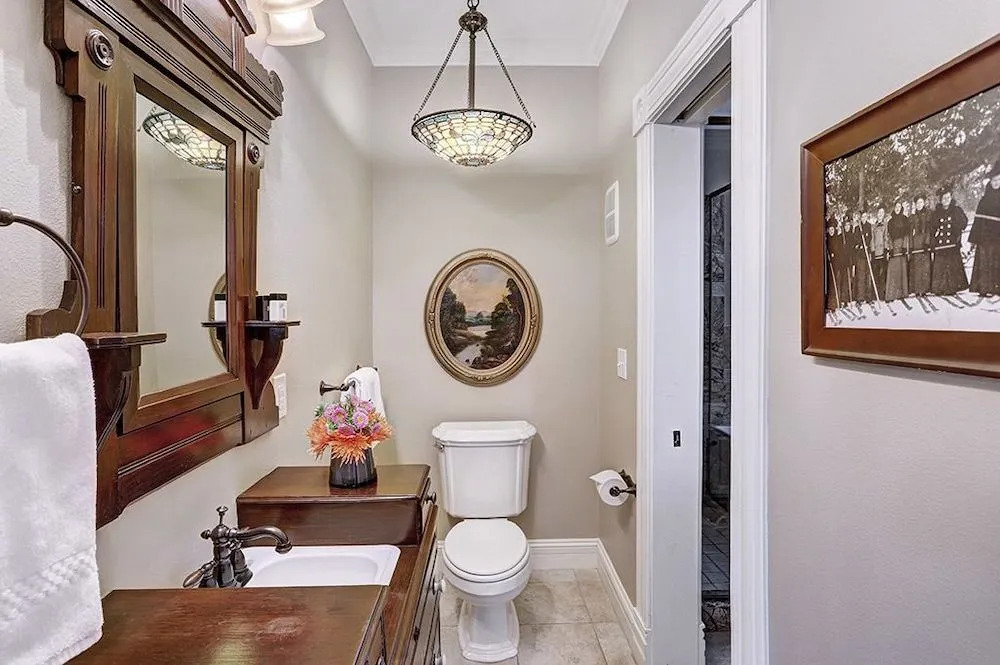 Ridge Street Lookout - Private Home by RedAwning