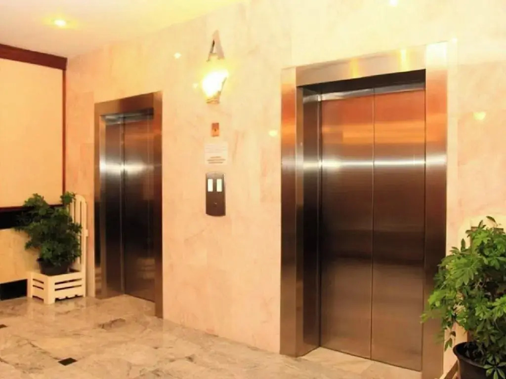 Summit Pavilion Hotel