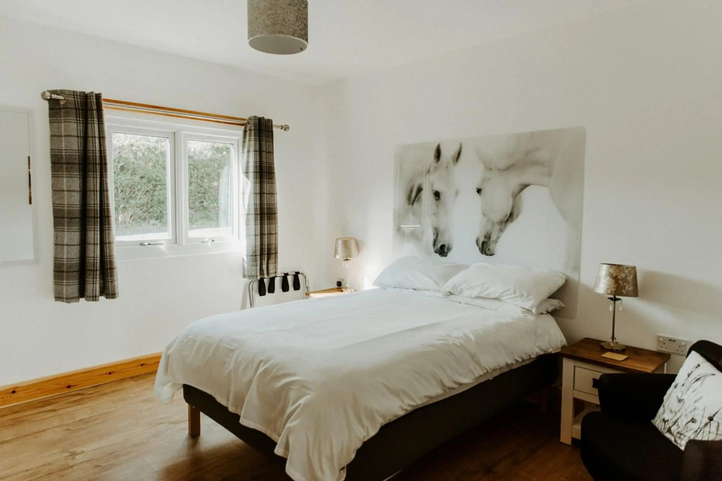 King Richards Luxury large Lodge sleeps 8 at Fairview Farm Near Sherwood Forest in Ravenshead Nottingham set in 88 acres of Farm Land with Great Walks,Views,Pet Animals