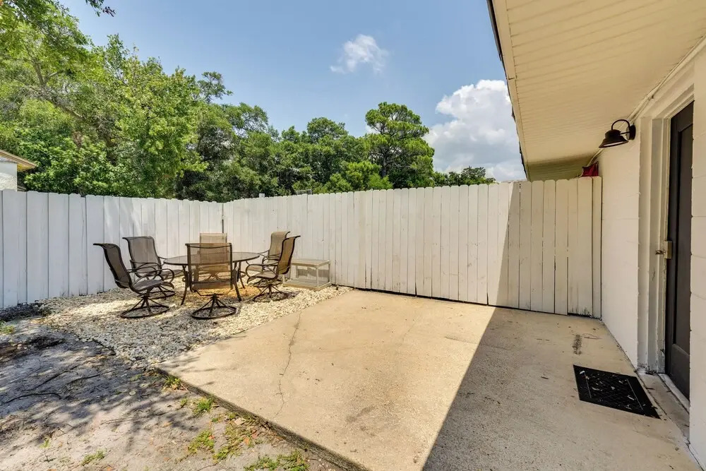 Cozy Fort Walton Beach Escape w/ Private Patio!