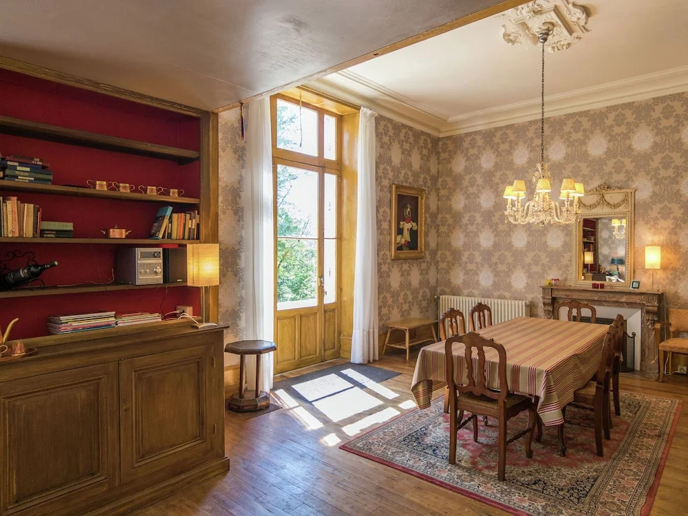Charming Mansion in Brouchaud With Swimming Pool