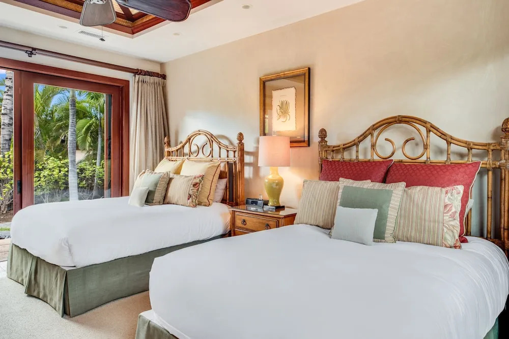 House Of The Turtle At Champion Ridge, Mauna Lani 4 Bedroom Home