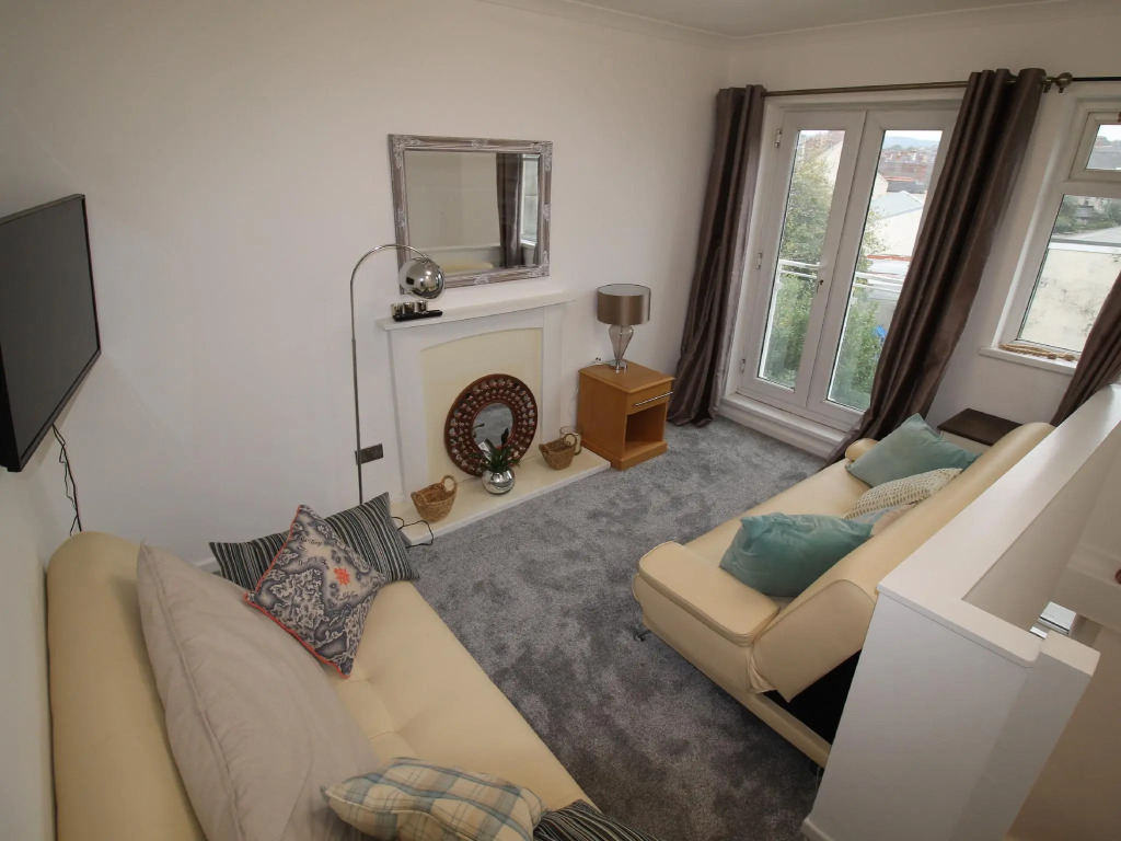 Oakfield Street Apartments by Cardiff Holiday Homes