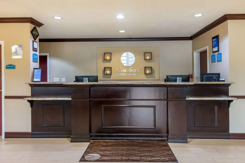 Comfort Inn & Suites St Pete - Clearwater International Airport