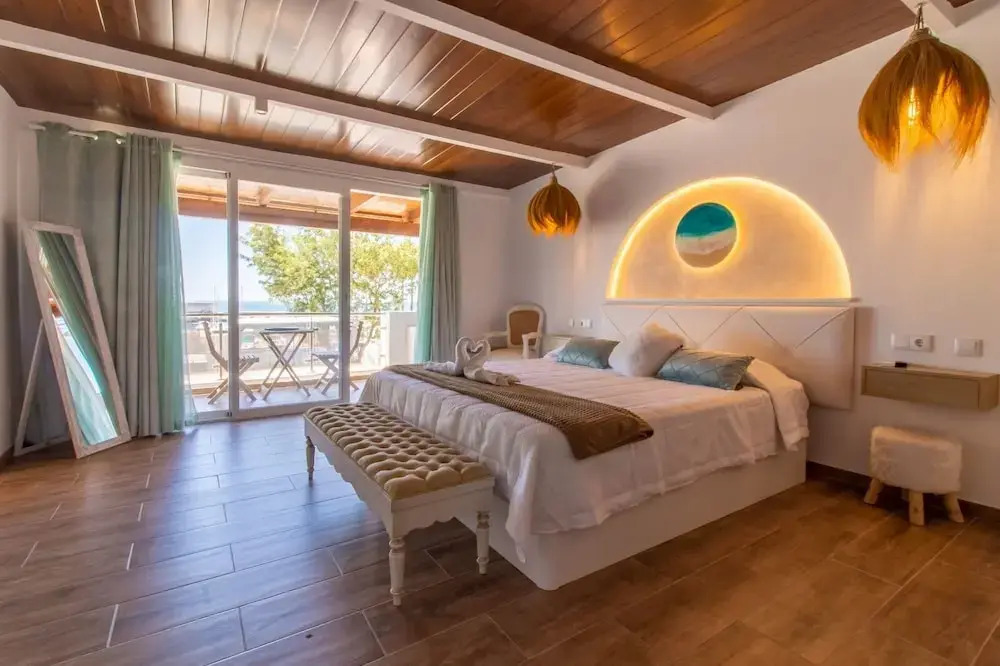 Room in Guest Room - Private Room With Beautiful sea View