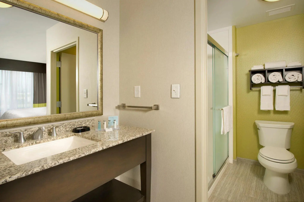 Hampton Inn & Suites - Buffalo Airport