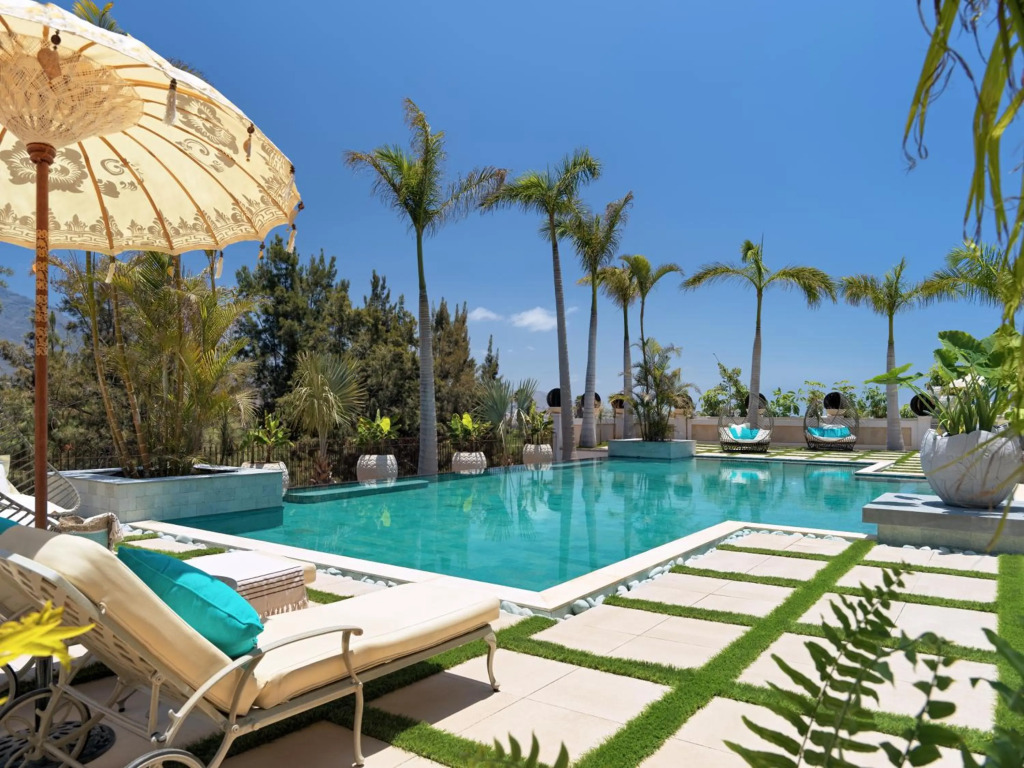 Royal River, Luxury Hotel