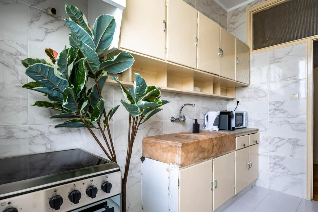 Convenient 3-Bedroom Apartment next to Bom Sucesso