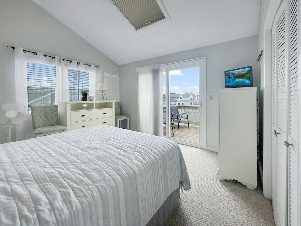 Seascapes - W153 Fantastic Condo Steps Away From Wells Beach And Town Center 2 Bedroom Home by RedAwning