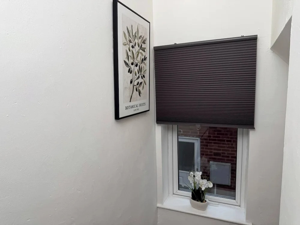 Urban Calm Spacious 3-bed Home With Free Parking