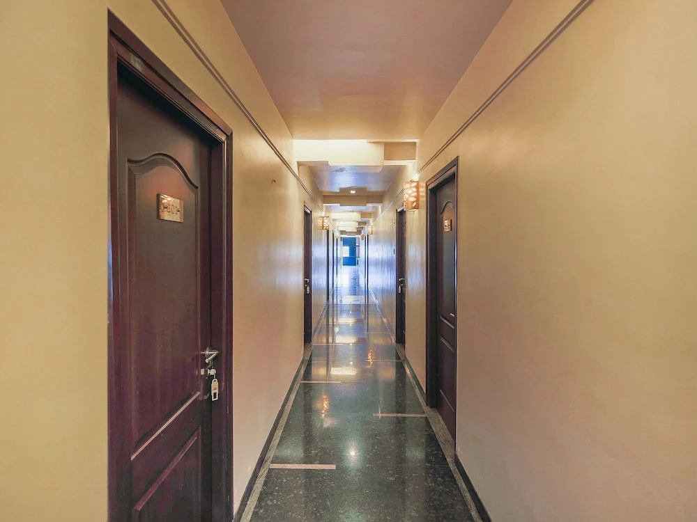 OYO 28178 Mega Inn