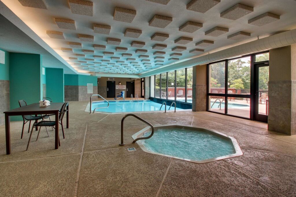 Heritage Inn & Suites The Woodlands, Trademark by Wyndham