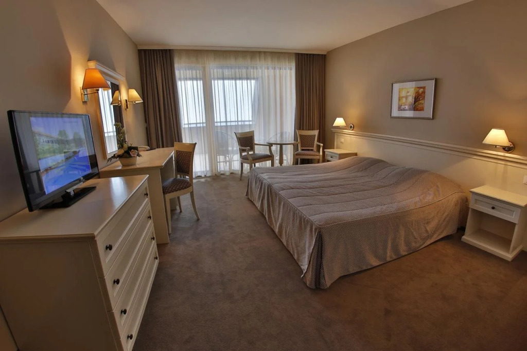HVD Riviera Beach Ultra All Inclusive & Mineral Pool
