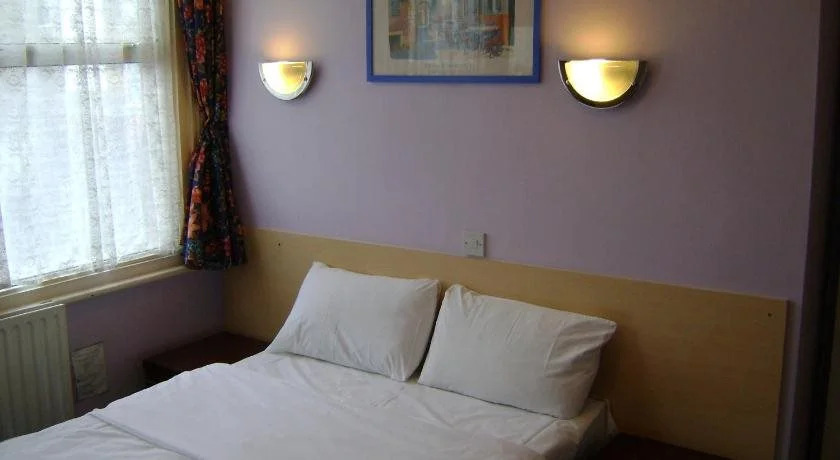 Croydon Hotel
