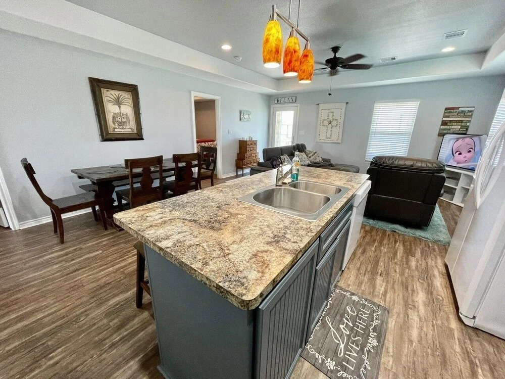 Mimosa Manor 3 Bedroom Home by Redawning