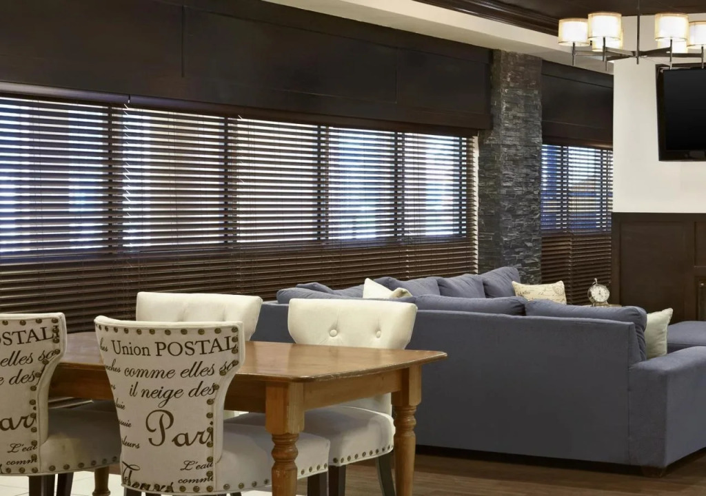 Four Points by Sheraton Hotel & Suites Calgary West