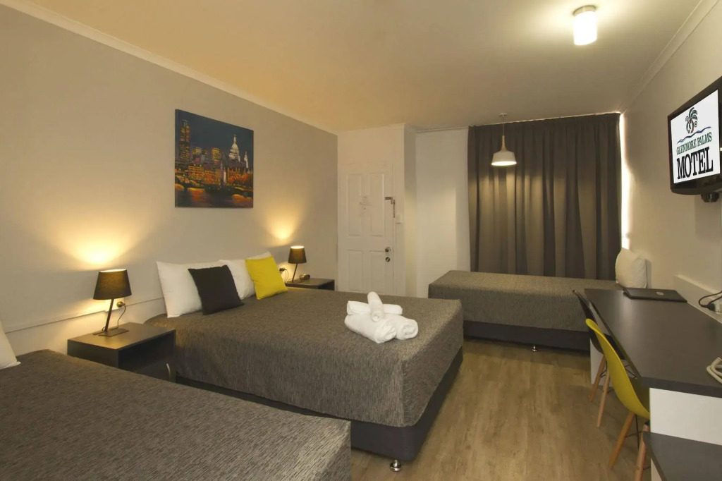 Glenmore Palms Motel