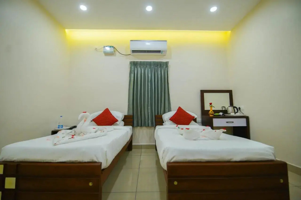 FabHotel Chakkra Residency