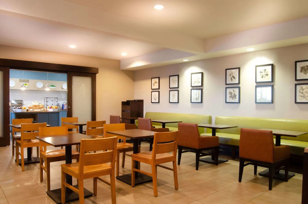 Country Inn & Suites by Radisson, Tuscaloosa, AL