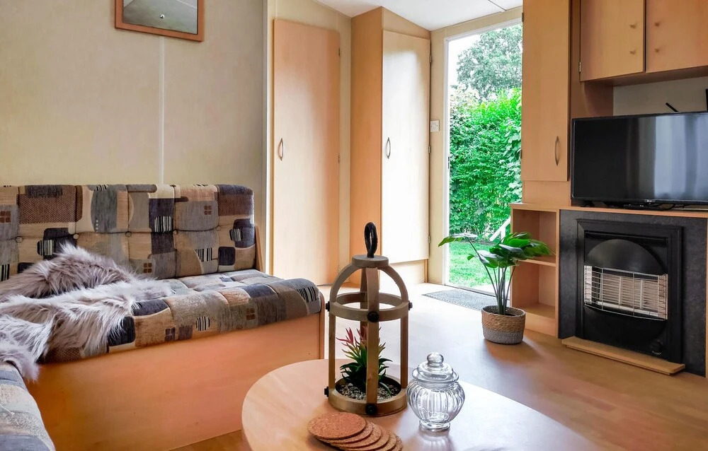 2 Bedroom Lovely Home In Heinkenszand