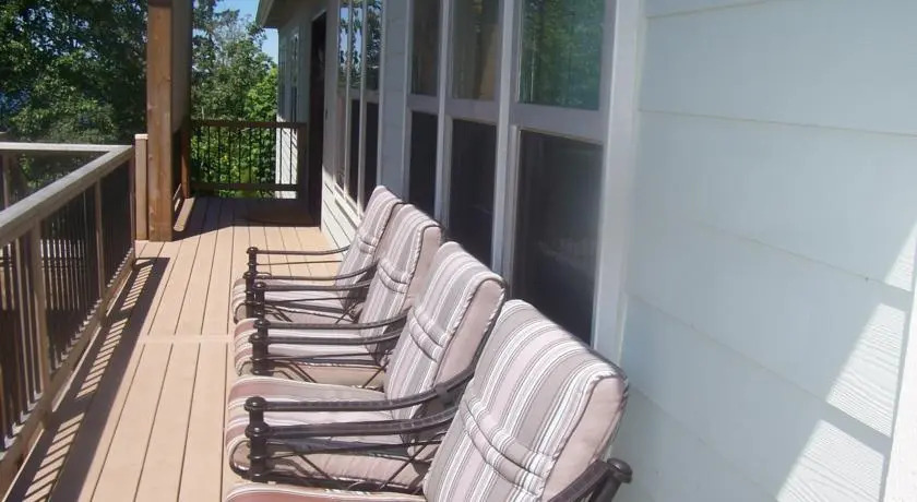 The Hillcrest Hideaway