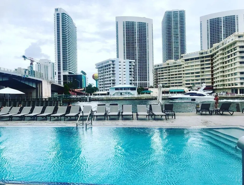 Stunning 2 Bedroom Bay Front Apt w/ Breathless View Miami 1909