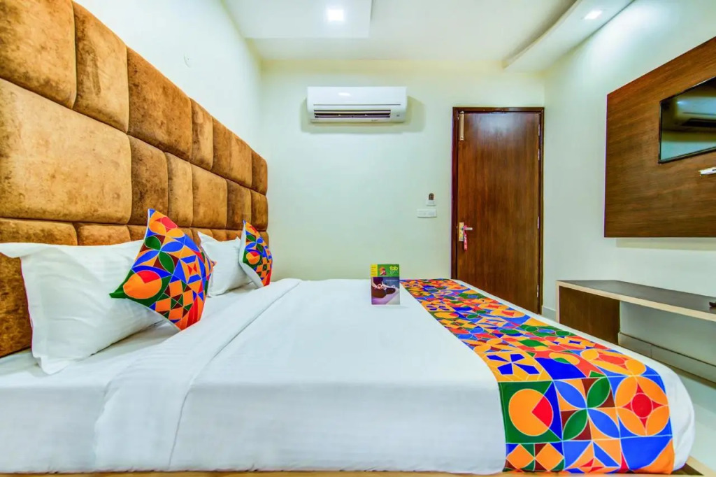 FabHotel Nayyar Inn II
