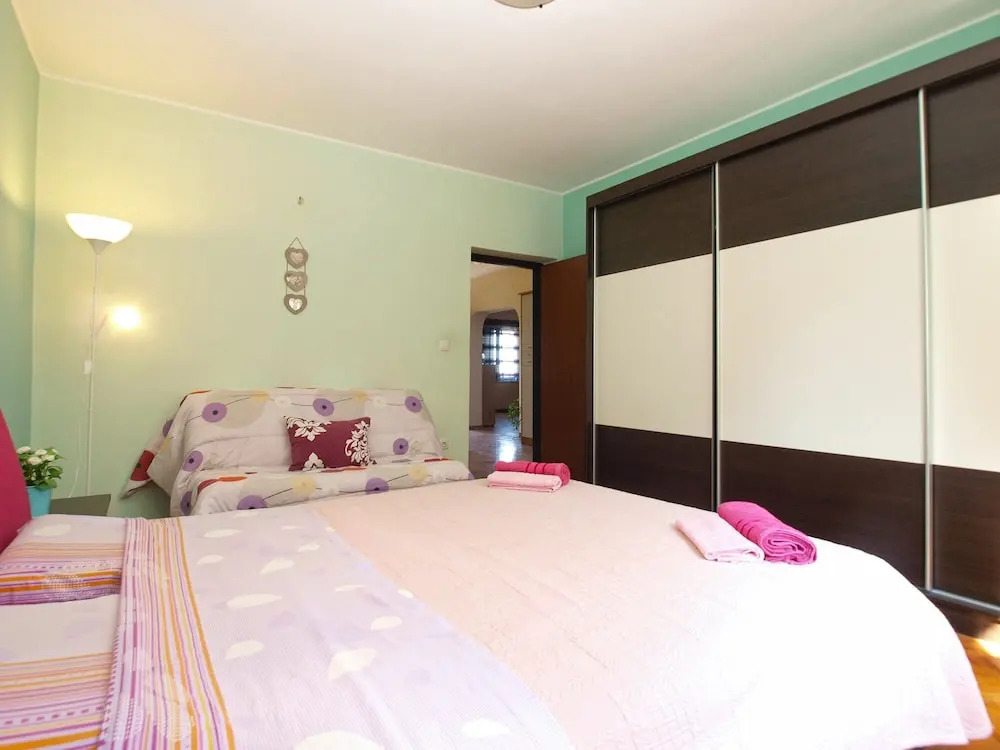 Apartment 1844