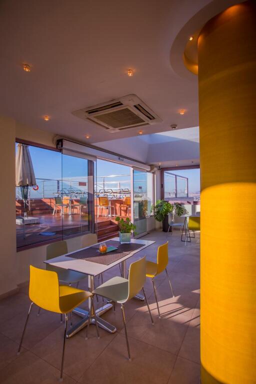 Novus City Hotel