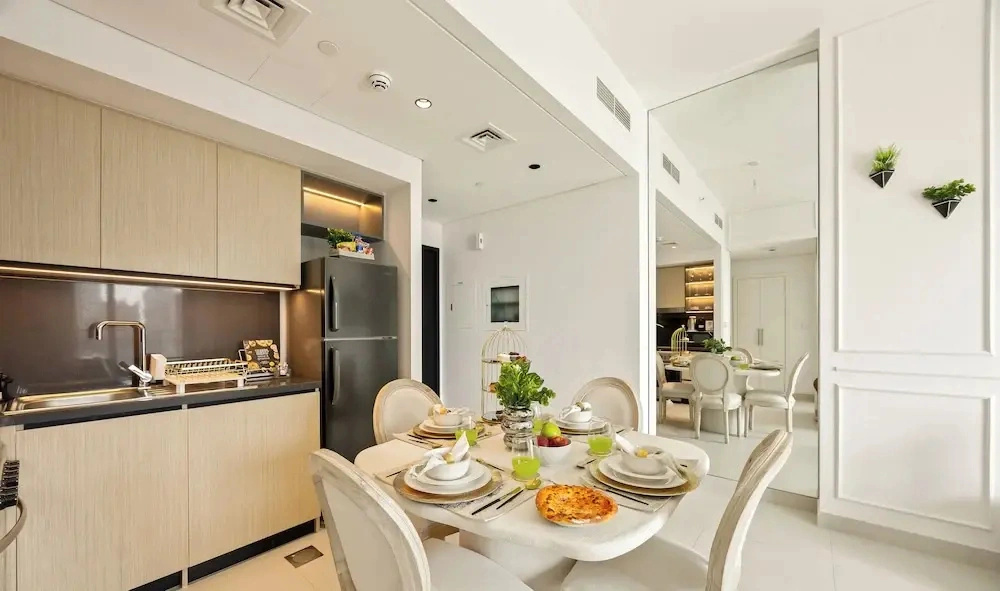 Alluring Parisian 1Br in Burj Crown
