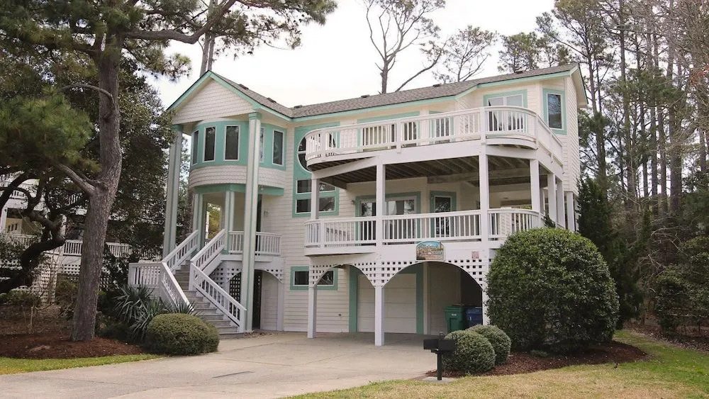 Footprints by the Sound - 5 Br Home