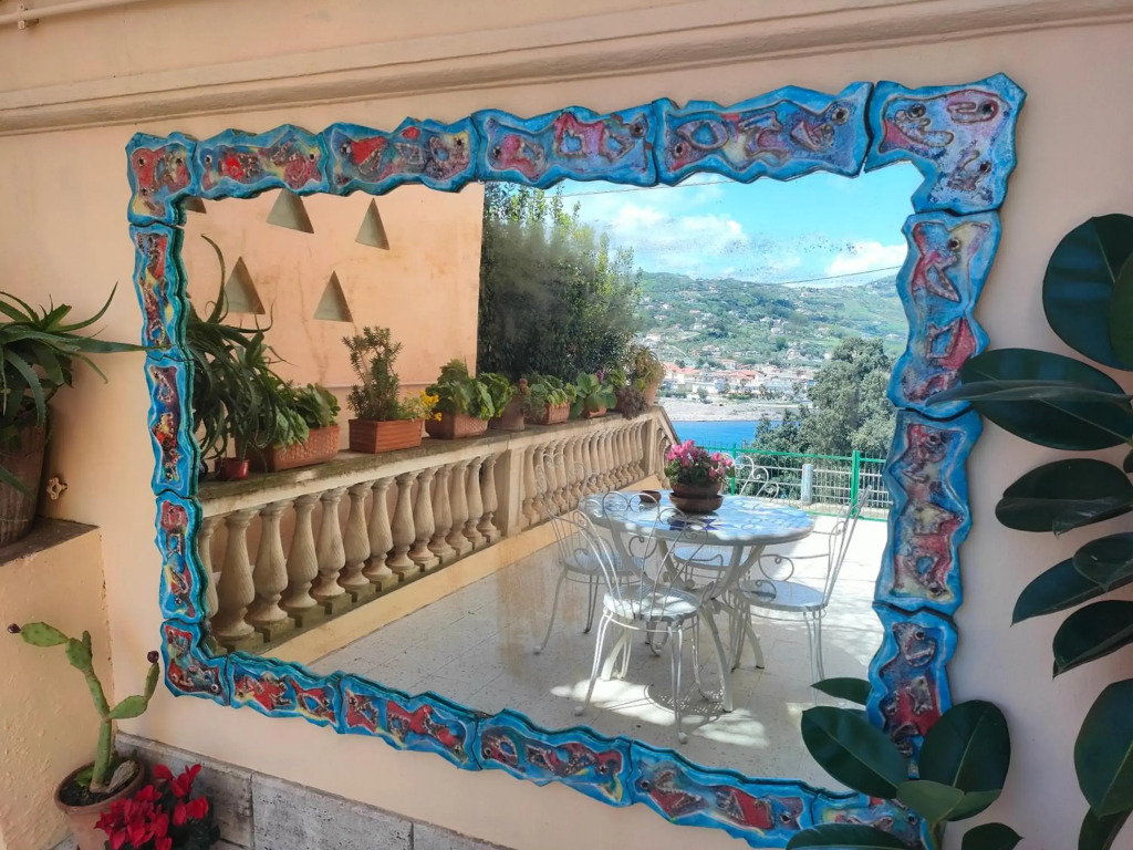 Panoramic Apartment in Villa on The Beach, In Center