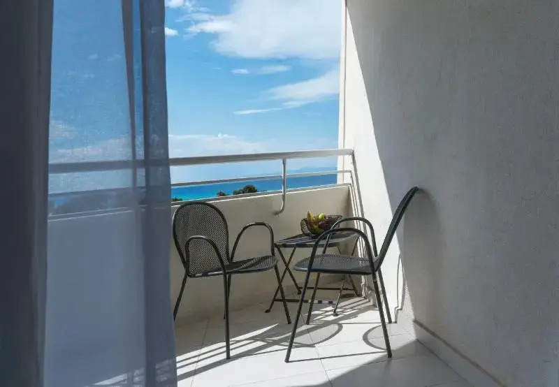 Domes Noruz Kassandra, Halkidiki