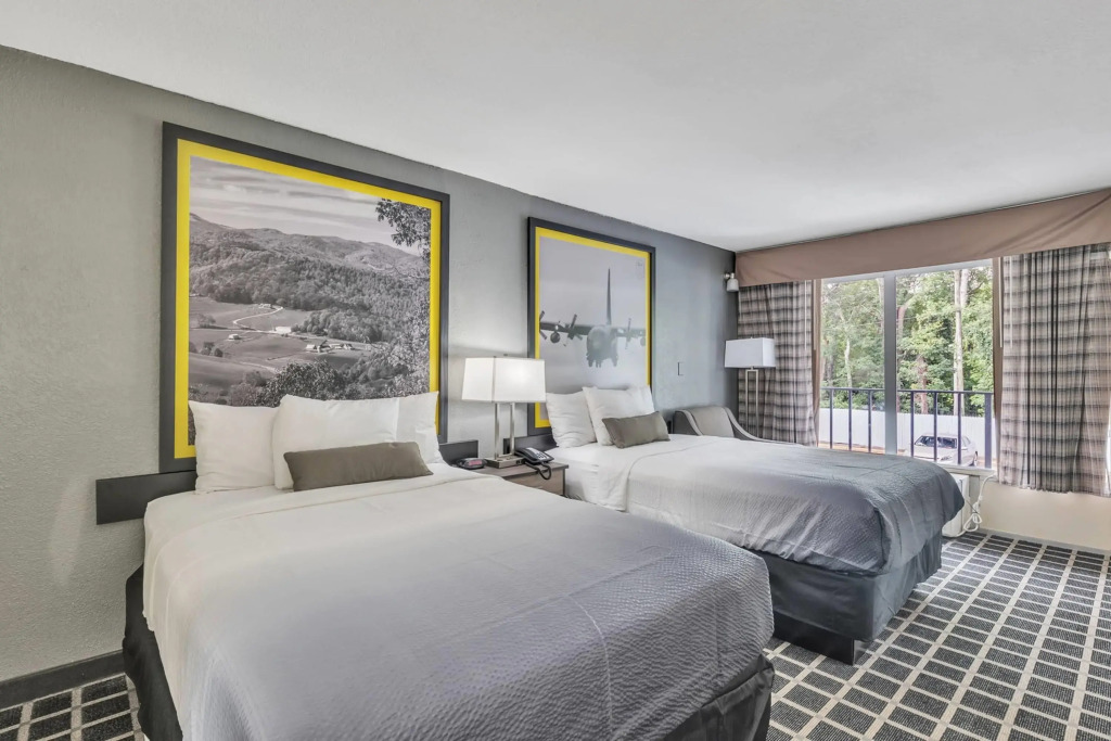 Super 8 by Wyndham Morganton