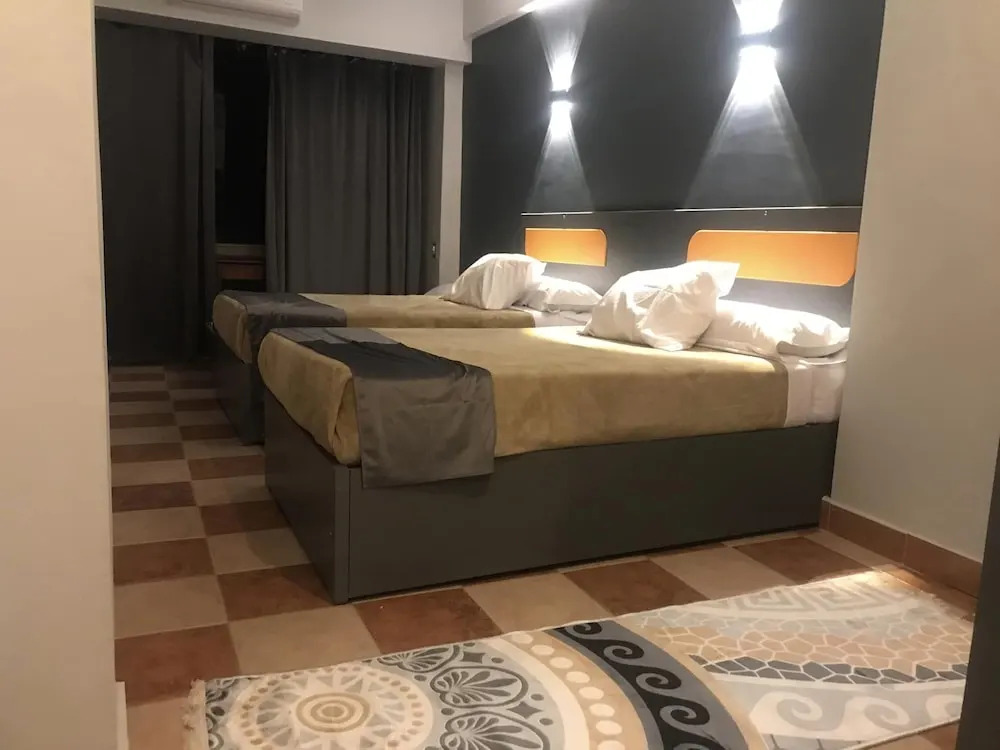 royal hotel