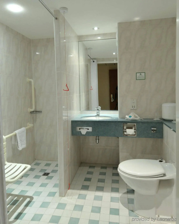 DoubleTree by Hilton Woking