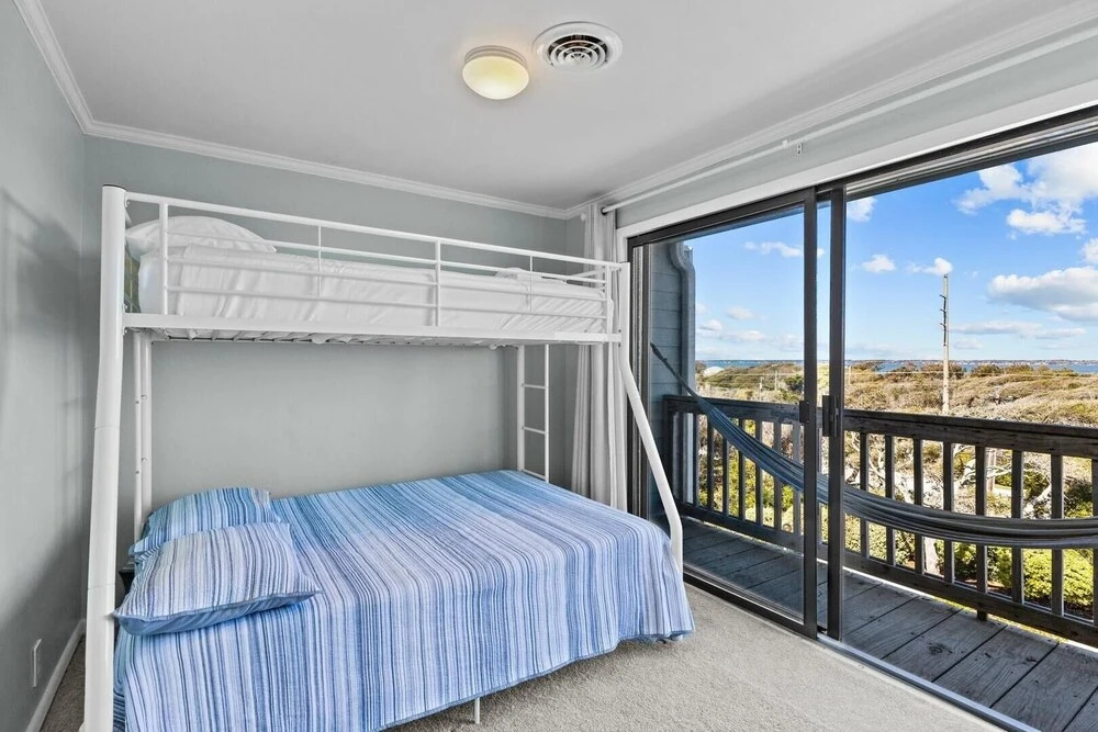 Coral Shores #4 3 Bedroom Condo by RedAwning