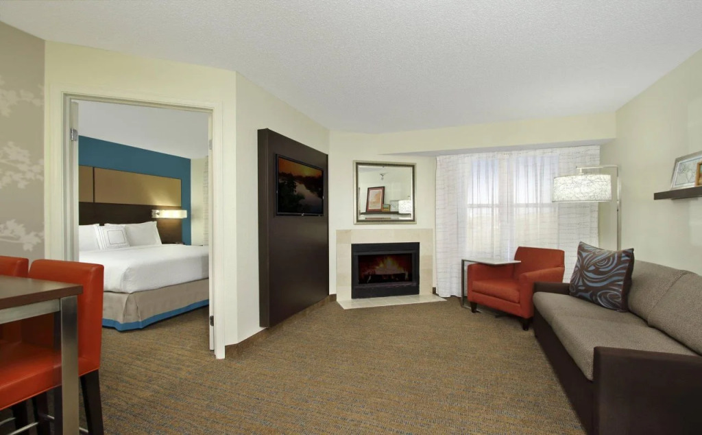 La Quinta Inn & Suites by Wyndham Colorado Springs South AP