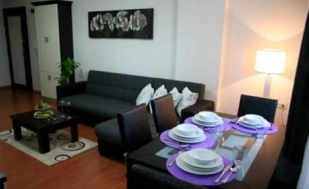 Thomas-ay Residence