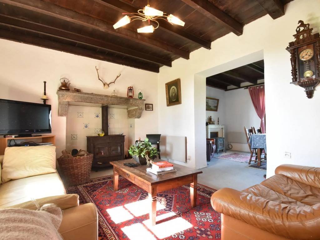 Countryside Holiday Home in Decize near Town Centre
