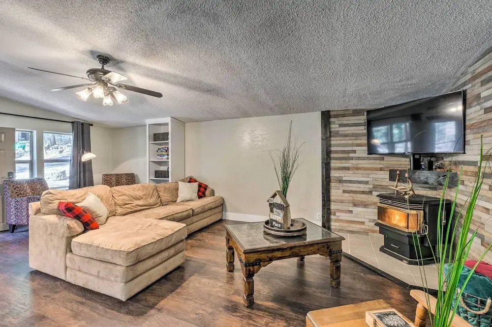 Relaxing Lincoln Forest Retreat w/ Wraparound Deck